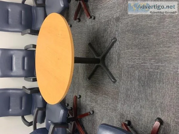 36&quot Round Laminate Table