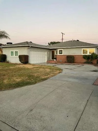 3br-1282 Sq ft-Downey Home33950Down