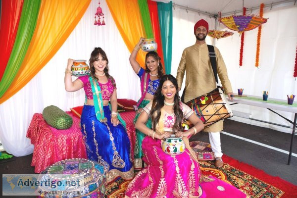 Bollywood dancers