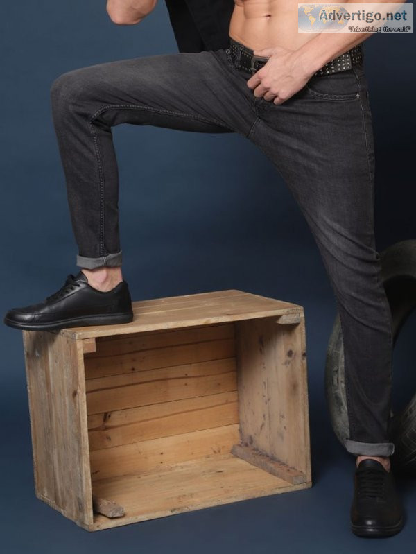 Order jeans online from best clothing site - beyoung