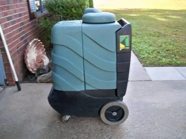 CleanMaster RAPTOR Commercial Carpet and Upholstery Cleaner Extr