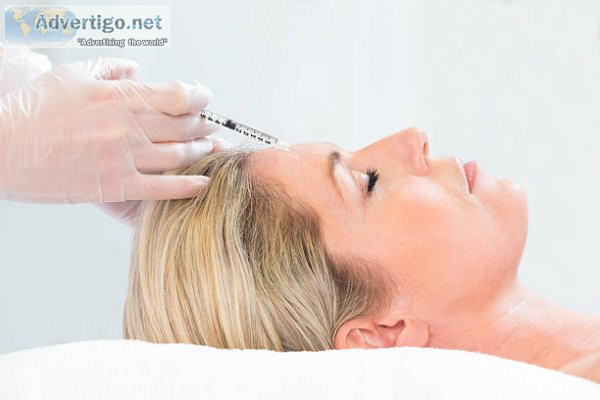 Gel injection and f y ler in the beauty clinic