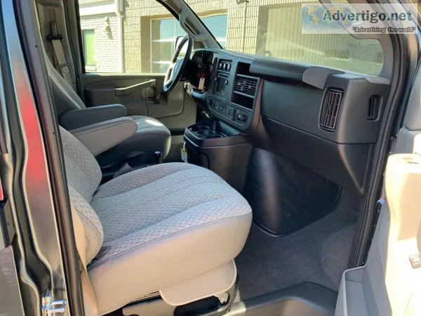 2019 gmc savana lt