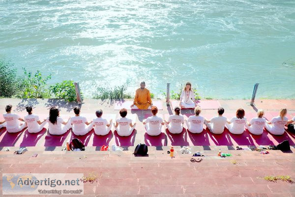Best yoga teacher training in rishikesh