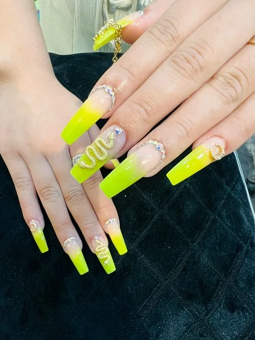 Glossy Nail Extension In Kolkata By The 20 Nail Story