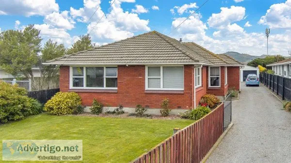 Real estate service - harcourts four seasons
