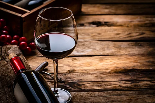 Join our wine of the month club and receive free wine