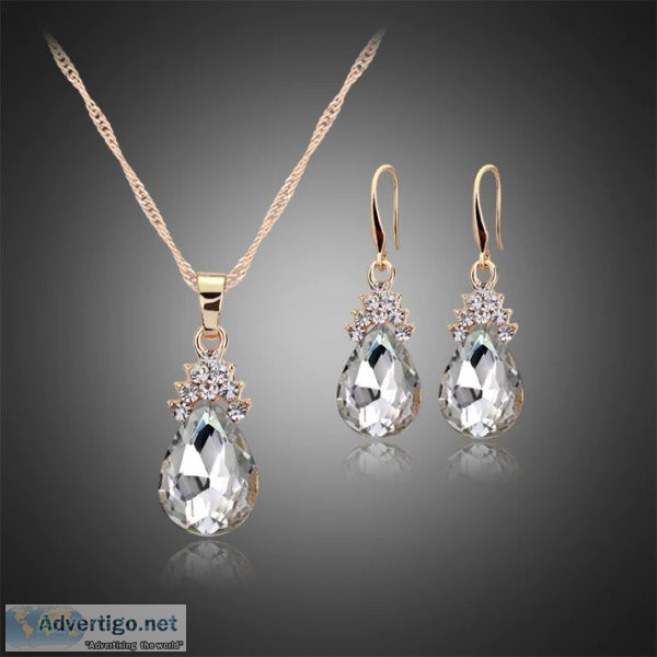 Sparkle in elegance with 6belle s diamond pendant necklace