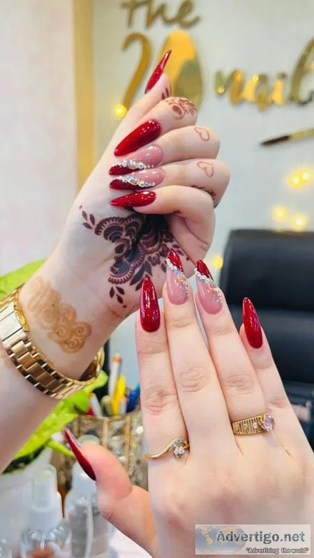 Searching for a nail salon in kolkata that offers trendy nails