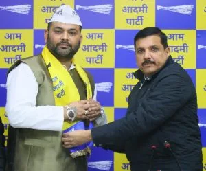 Aam aadmi party leader in lucknow - pt shekhar dixit
