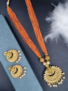 The art of crafting: an inside look at the pendant set manufactu