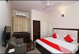Guest house near lulu mall in lucknow