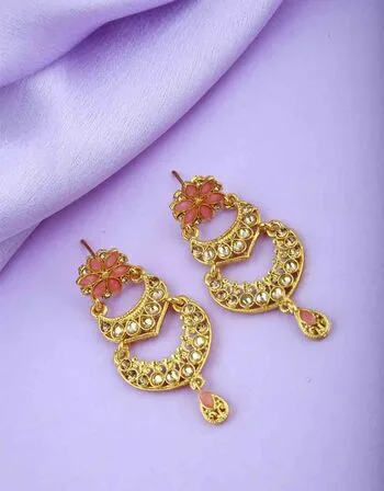 Latest collection of traditional earrings design online at best 