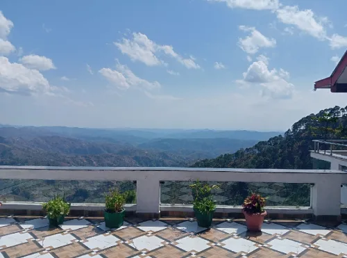 Hotels in lansdowne with mount view | best view hotel in lansdow