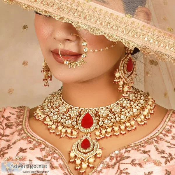 Sparkling elegance: discover the perfect bridal jewellery set on