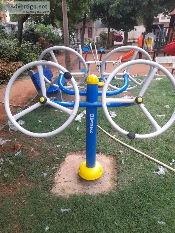 Outdoor gym equipment