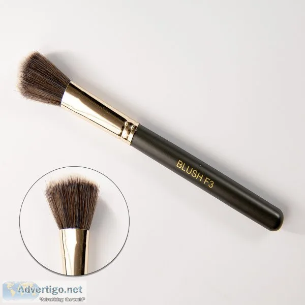 Express your artistry with vibrant makeup brushes