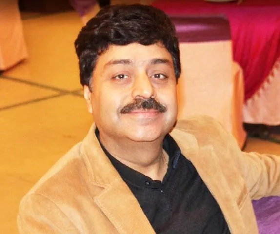 Best eye doctor in delhi