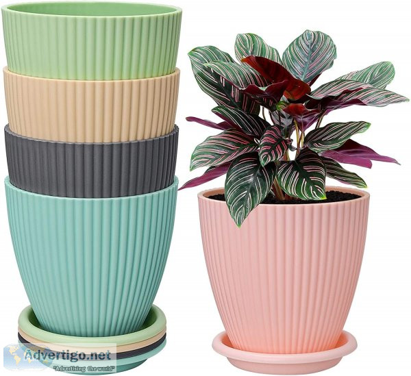 Plastic flower pot