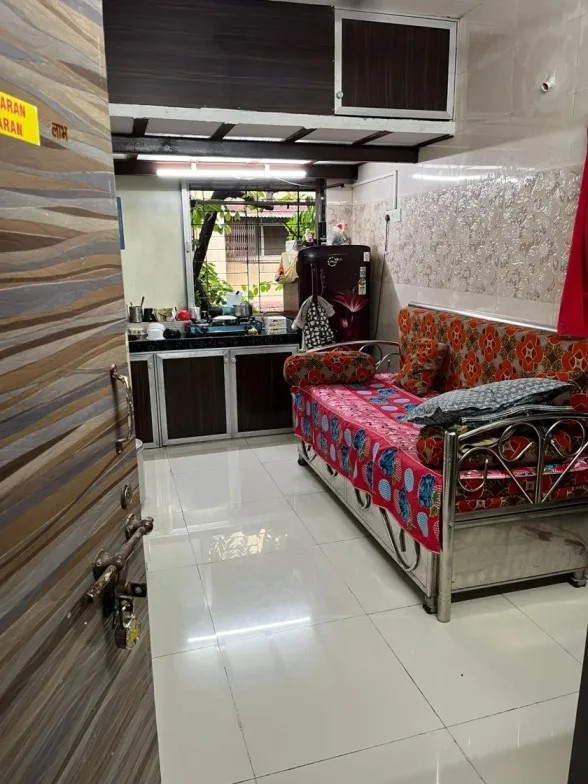 Available 1 bhk flat for sale in borivali west, chandavarkar roa