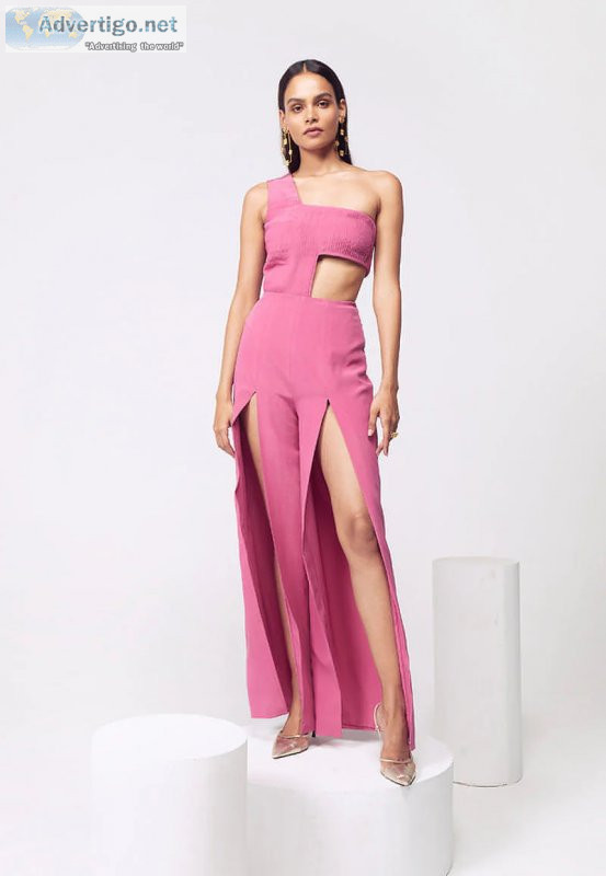 Buy designer clothing at mannat gupta