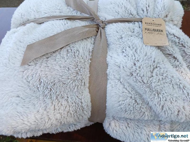 NEW fullqueen blanket