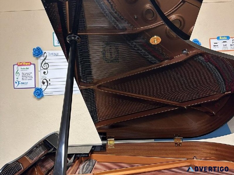 YAMAHA BABY GRAND PIANO