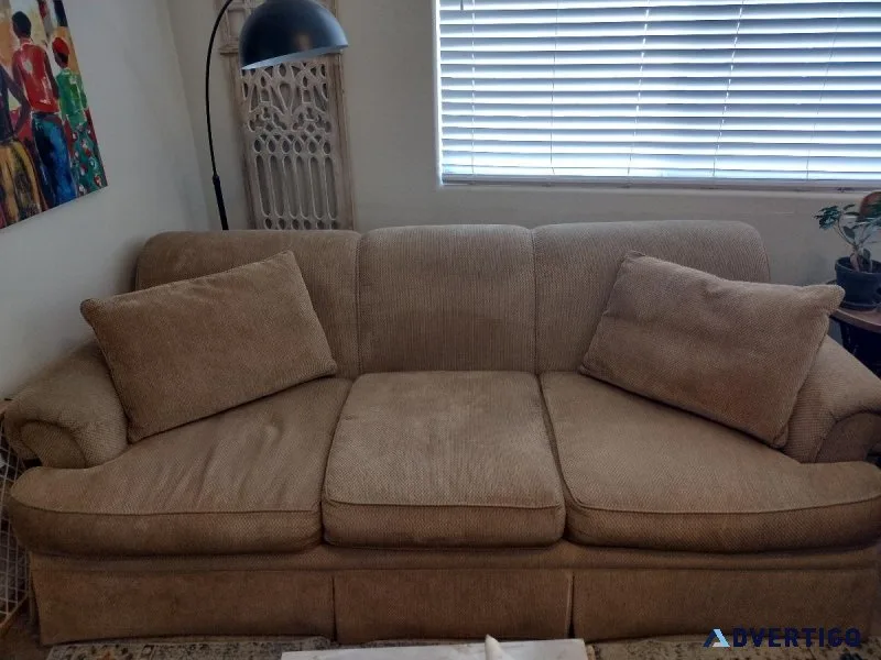 SOFA 8 -0 HENREDON