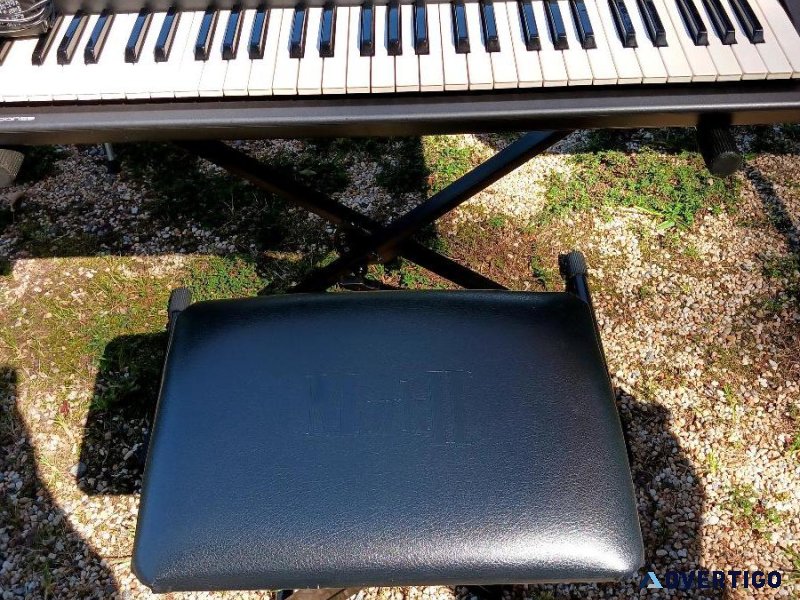 Yamaha Keyboard stand and bench