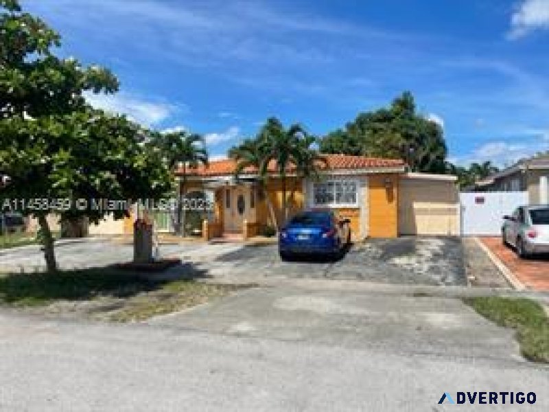 Vendo Casa  Hialeah fl