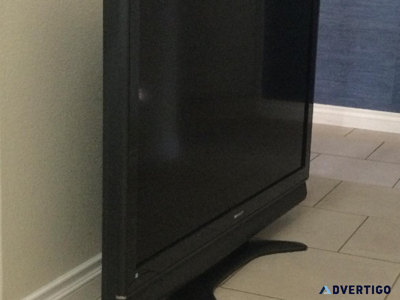 Flat Screen Sharp Aquos TV