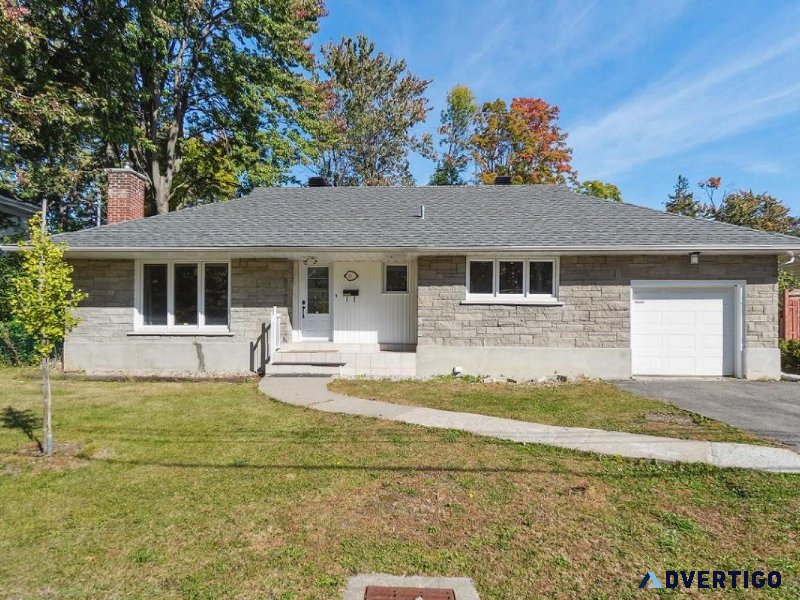 Spacious bungalow in roxboro near the new REM