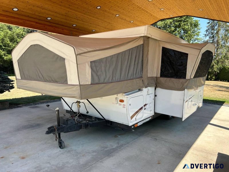 2011 Flagstaff Tent Trailer With a Slide