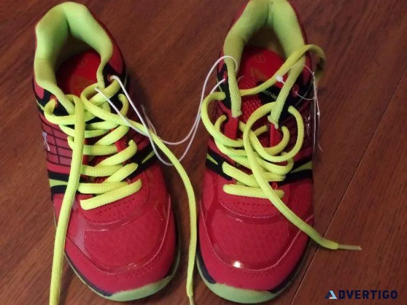 NEW Boy s Red  Green Sneakers