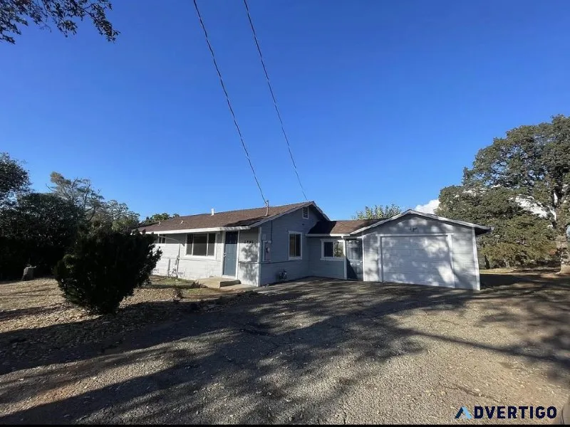 2 Bedroom 1 Bath House wGarage Newly Remodeled Looks Great