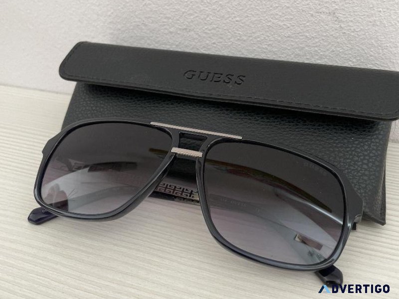 Sunglasses GUESS
