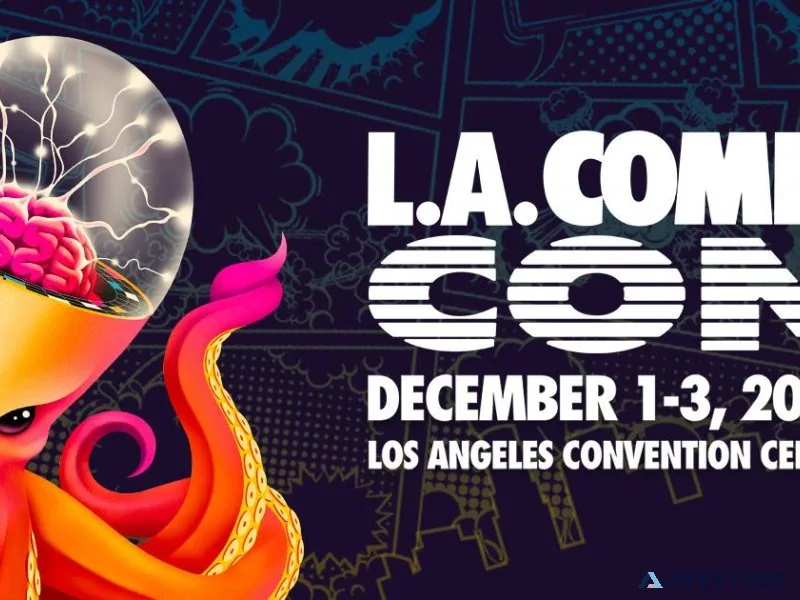 LA Comic Con - Helper by day companion by night