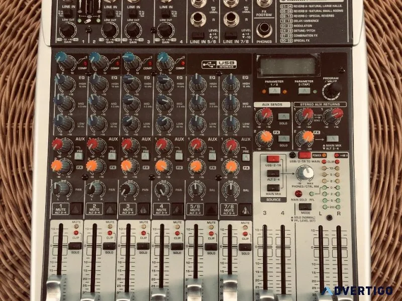 Behringer Xenyx QX1204USB Mixer with USB and Effects