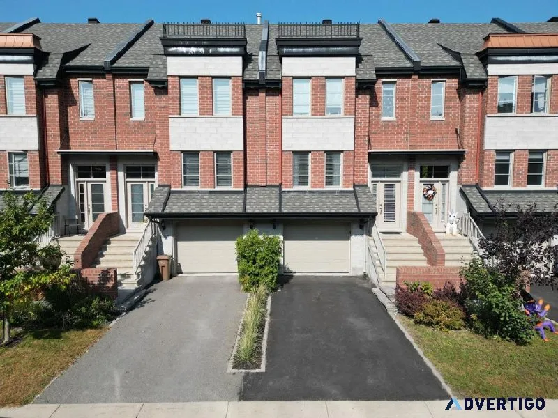 Magnificent townhouse for rent Val des Brises Laval