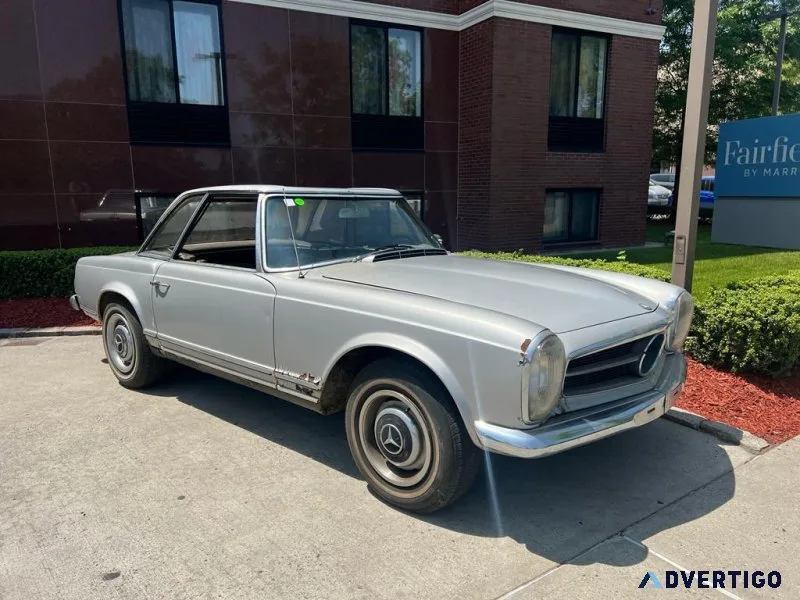 24781 1967 Mercedes-Benz 230SL