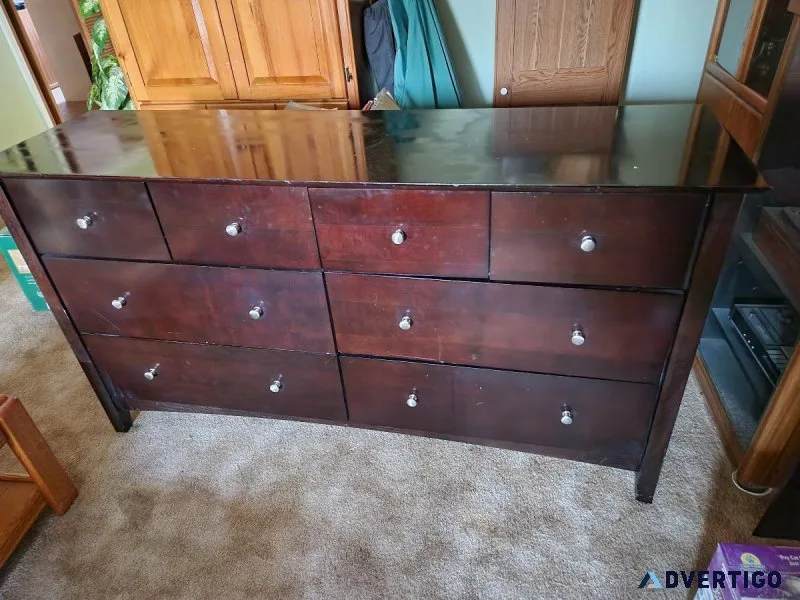 Dresser with 8 Drawers-Like New