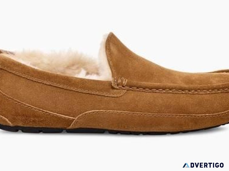 New UGG Ascot Slippers  Man s Size 9