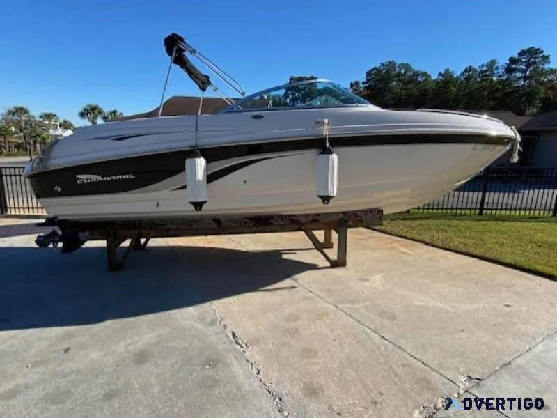 2000 Chaparral 230 SSI w5.7 Mercruiser and trailer.