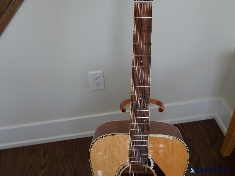 YAMAHA 12 string guitar with hard shell case