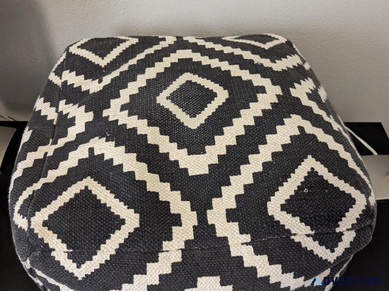Black and White Geometric Design Poof