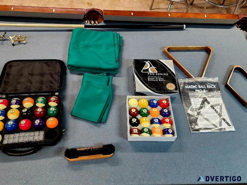 Professional 8  Legacy Pool Table