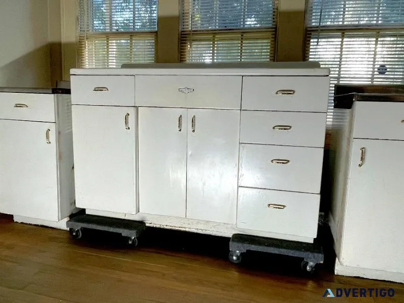 Youngstown Kitchen Cabinets With Double Draining Washboard Sink