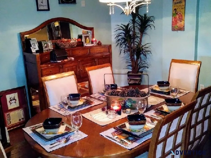American Signature Dining Room Set