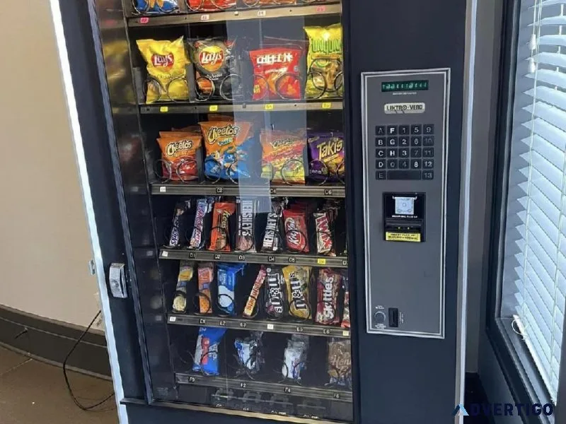 COMBO VENDING MACHINE WITH CREDIT CARD READER