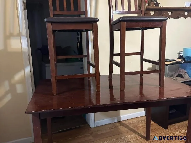 High table and 2 chairs